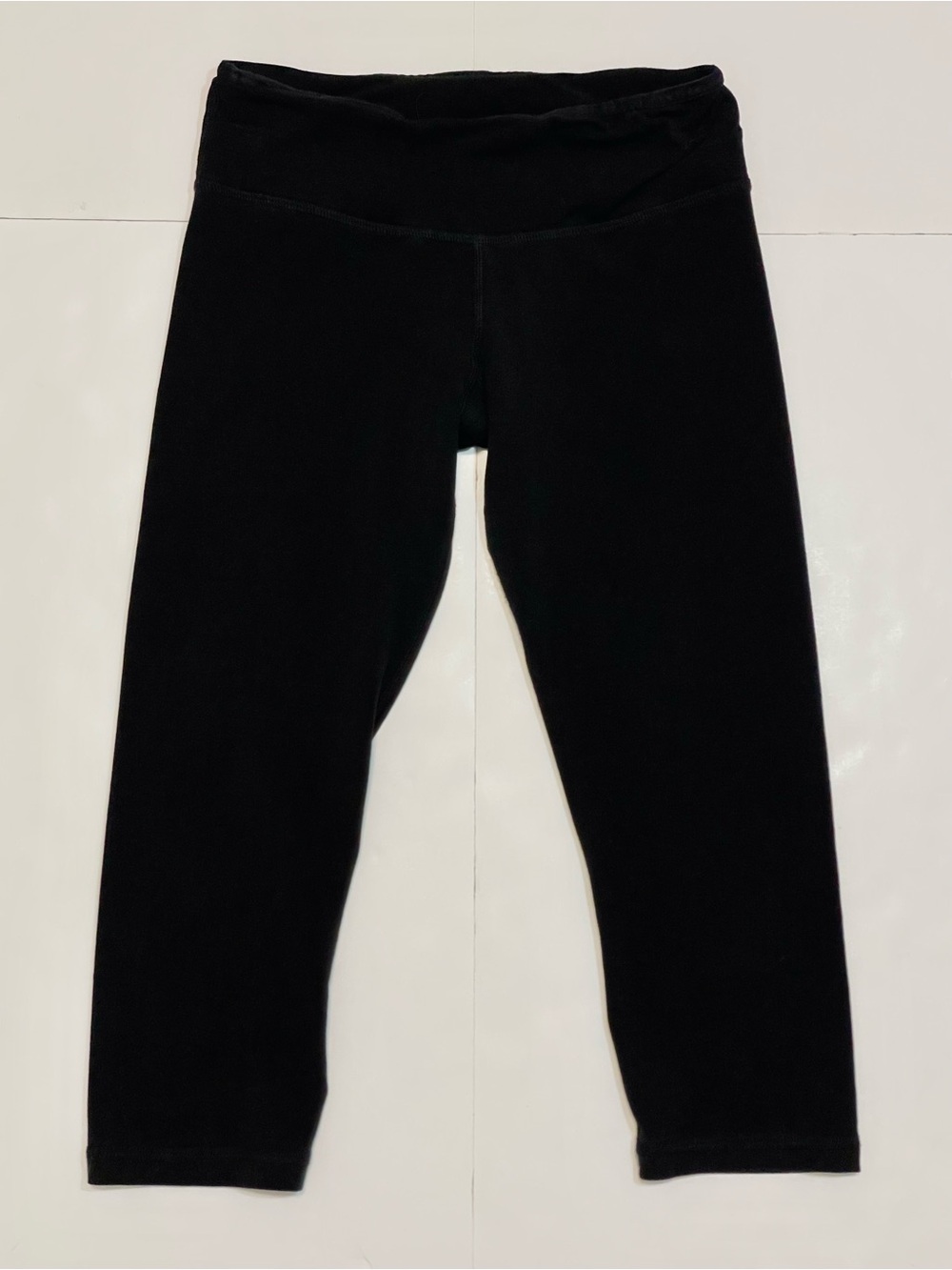 Lululemon Black Cropped Activewear Leggings - Size 4 (Fits XS) 17" Inseam
